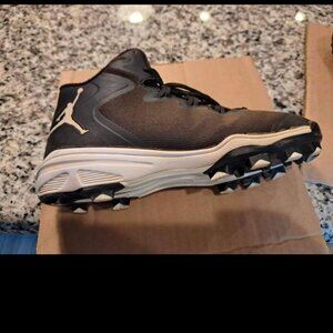 Boys molded cleats